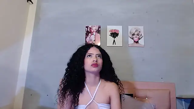 Adut Akech online show from 10-08-25, 12:14