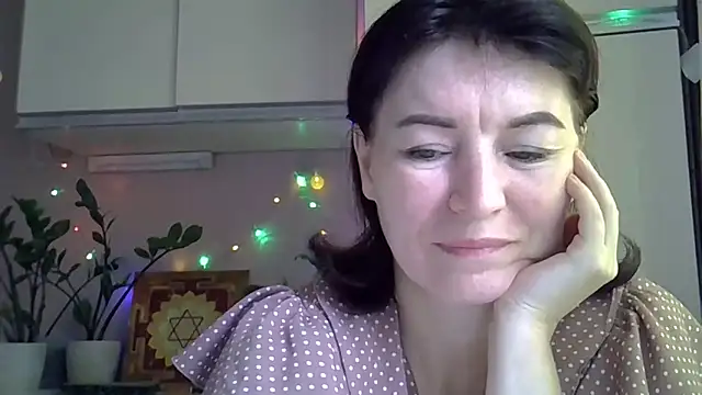 Krystal 82 online show from 10-05-25, 07:07