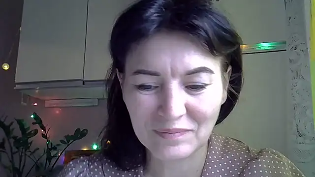 Krystal 82 online show from 10-11-25, 07:40