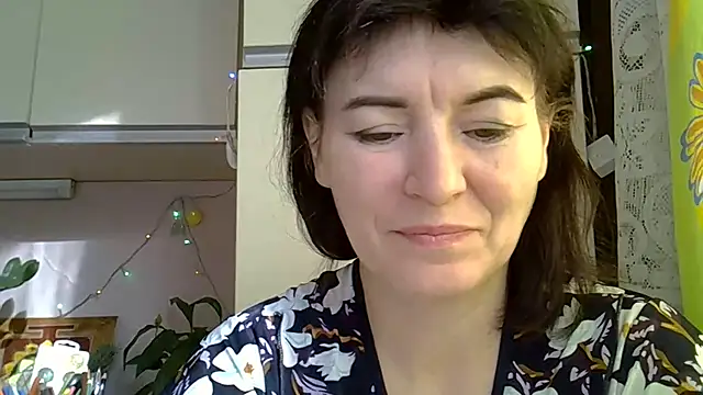 Krystal 82 online show from 10-18-25, 08:48