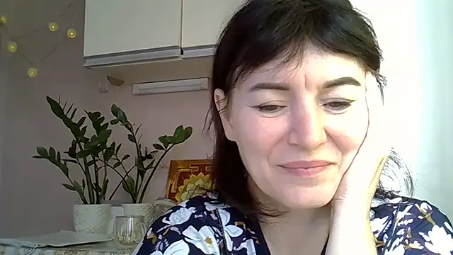 Krystal 82 online show from 10-19-25, 08:59