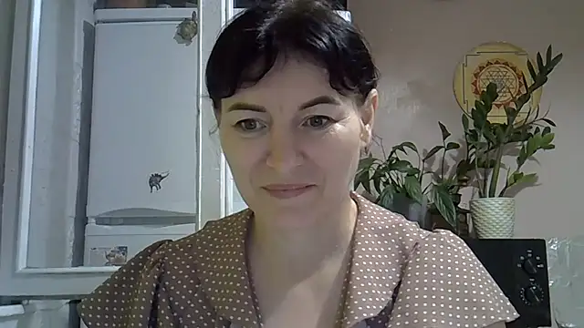 Krystal 82 online show from 11-07-25, 04:07