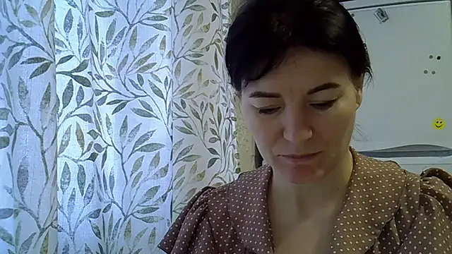 Snapshot of Krystal_82 chatting on 12-18-25, 08:31 Krystal 82 online show from 12-18-25, 08:31