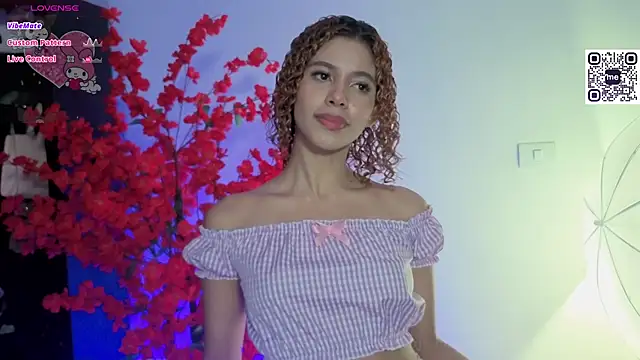 Snapshot of lilijwatson chatting on 09-22-25, 02:46 lilijwatson online show from 09-22-25, 02:46