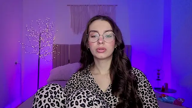 Real cutie1 online show from 03-10-26, 01:38