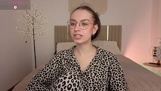 Real cutie1 online show from 05-16-26, 01:10