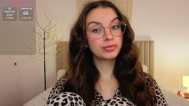 Snapshot of Real_cutie1 chatting on 06-22-26, 12:46 Real cutie1 online show from 06-22-26, 12:46
