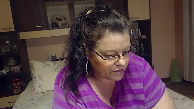 Snapshot of Claudia_71love chatting on 06-13-26, 08:18 Claudia 71love online show from 06-13-26, 08:18