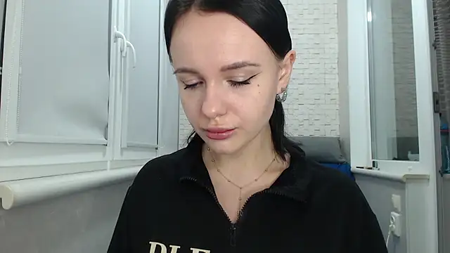 Snapshot of Blair_Yates chatting on 11-13-25, 12:20 Blair Yates online show from 11-13-25, 12:20