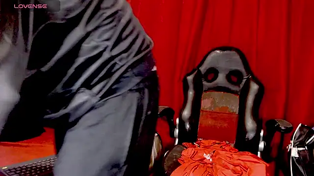 Snapshot of blondehot5v chatting on 03-10-26, 01:49 blondehot5v online show from 03-10-26, 01:49