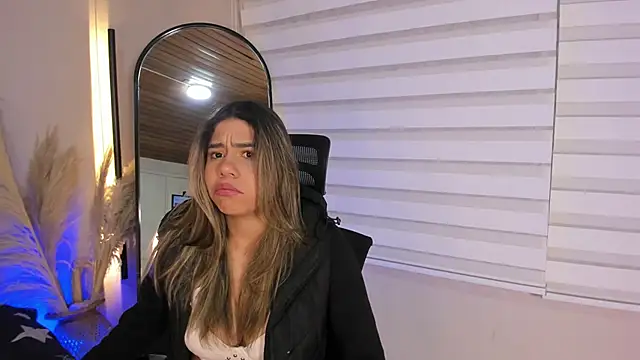 Snapshot of Rachell_criss chatting on 10-25-25, 03:58 Rachell criss online show from 10-25-25, 03:58