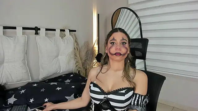 Snapshot of Rachell_criss chatting on 10-31-25, 05:30 Rachell criss online show from 10-31-25, 05:30