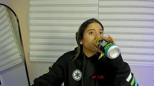 Snapshot of Rachell_criss chatting on 11-15-25, 03:59 Rachell criss online show from 11-15-25, 03:59