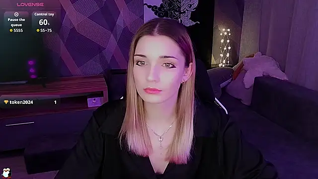 Sandy Belle online show from 11-26-25, 05:25