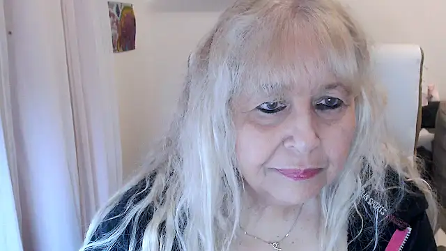 Snapshot of SusiLifeXXX chatting on 10-06-25, 06:49 SusiLifeXXX online show from 10-06-25, 06:49