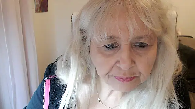 Snapshot of SusiLifeXXX chatting on 10-11-25, 06:28 SusiLifeXXX online show from 10-11-25, 06:28