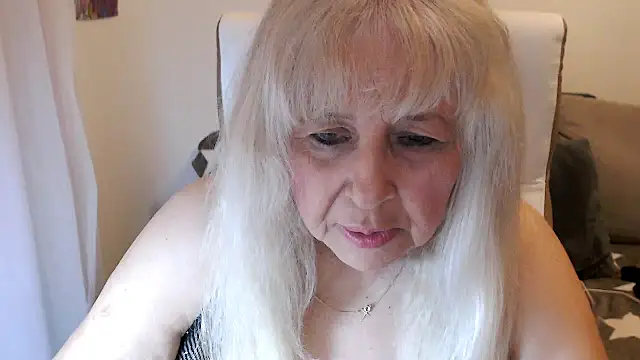 Snapshot of SusiLifeXXX chatting on 10-18-25, 05:57 SusiLifeXXX online show from 10-18-25, 05:57