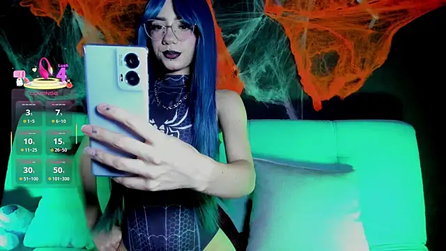 Snapshot of madiixwatson chatting on 10-31-25, 10:16 madiixwatson online show from 10-31-25, 10:16