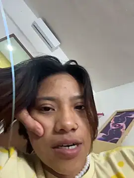 Snapshot of Nia_Desire chatting on 12-16-25, 08:08 Nia Desire online show from 12-16-25, 08:08