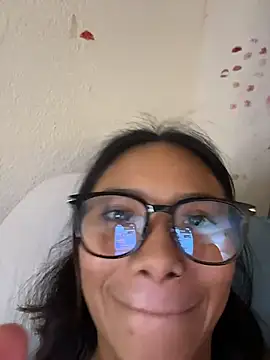 Snapshot of Nia_Desire chatting on 03-03-26, 07:58 Nia Desire online show from 03-03-26, 07:58