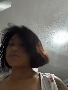 Snapshot of Nia_Desire chatting on 05-15-26, 06:42 Nia Desire online show from 05-15-26, 06:42
