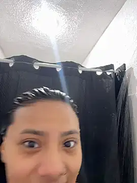 Snapshot of Nia_Desire chatting on 05-19-26, 06:09 Nia Desire online show from 05-19-26, 06:09