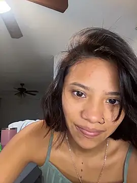 Snapshot of Nia_Desire chatting on 06-11-26, 07:06 Nia Desire online show from 06-11-26, 07:06