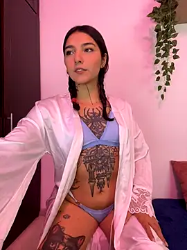 Snapshot of SurpriseMadlicia chatting on 09-25-25, 12:58 SurpriseMadlicia online show from 09-25-25, 12:58