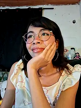 Snapshot of dolliette24 chatting on 07-26-26, 06:21 dolliette24 online show from 07-26-26, 06:21