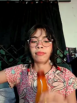 Snapshot of dolliette24 chatting on 08-01-26, 06:12 dolliette24 online show from 08-01-26, 06:12