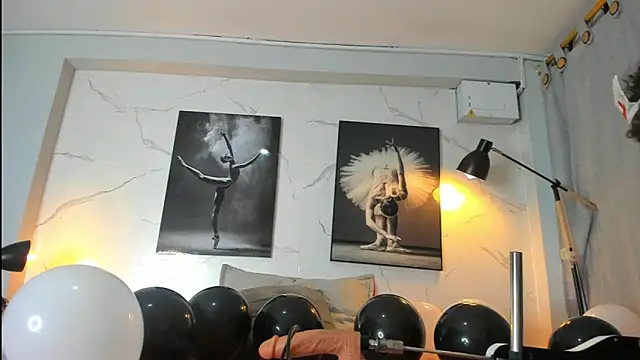 Evaa 18 online show from 10-31-25, 05:58