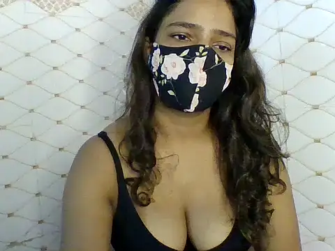 Snapshot of SonY-CaM2 chatting on 09-12-25, 02:22 SonY-CaM2 online show from 09-12-25, 02:22