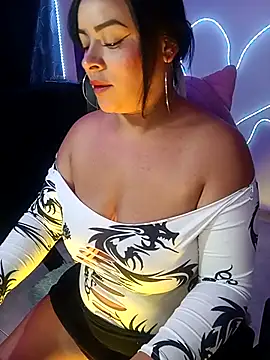 Snapshot of Danniela20 chatting on 11-25-25, 04:34 Danniela20 online show from 11-25-25, 04:34