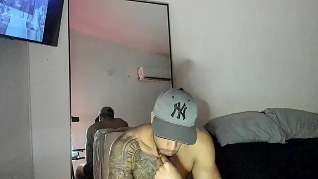 Snapshot of ThiagoLugo chatting on 09-14-25, 06:40 ThiagoLugo online show from 09-14-25, 06:40