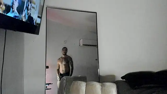 Snapshot of ThiagoLugo chatting on 09-16-25, 04:57 ThiagoLugo online show from 09-16-25, 04:57