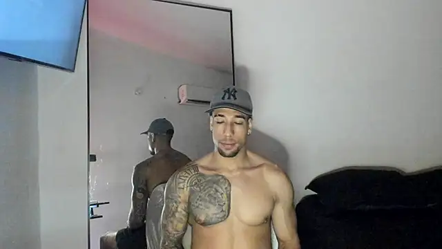 Snapshot of ThiagoLugo chatting on 09-21-25, 03:30 ThiagoLugo online show from 09-21-25, 03:30