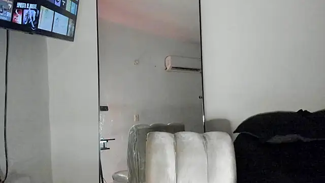 Snapshot of ThiagoLugo chatting on 09-23-25, 04:10 ThiagoLugo online show from 09-23-25, 04:10