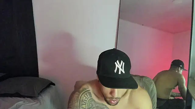 Snapshot of ThiagoLugo chatting on 10-25-25, 02:52 ThiagoLugo online show from 10-25-25, 02:52