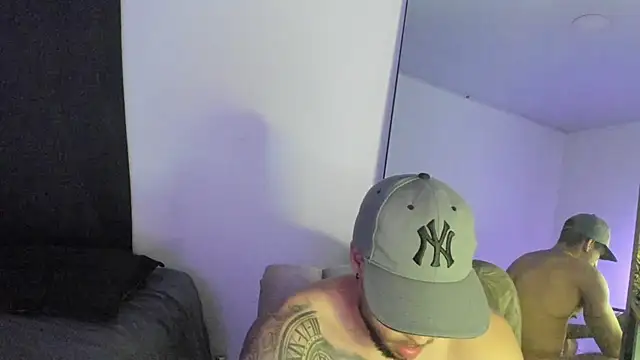 Snapshot of ThiagoLugo chatting on 12-20-25, 06:42 ThiagoLugo online show from 12-20-25, 06:42