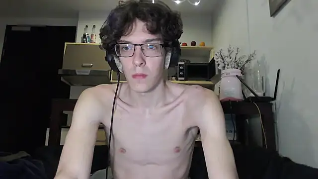 Snapshot of LovesomeCookie chatting on 10-11-25, 12:04 LovesomeCookie online show from 10-11-25, 12:04