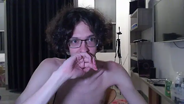 Snapshot of LovesomeCookie chatting on 03-03-26, 04:57 LovesomeCookie online show from 03-03-26, 04:57