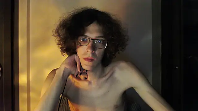 Snapshot of LovesomeCookie chatting on 05-20-26, 06:47 LovesomeCookie online show from 05-20-26, 06:47