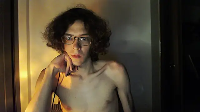 Snapshot of LovesomeCookie chatting on 05-29-26, 05:55 LovesomeCookie online show from 05-29-26, 05:55