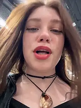 Snapshot of lucy-joy chatting on 01-14-26, 12:22 lucy-joy online show from 01-14-26, 12:22