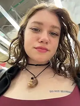 lucy-joy online show from 04-12-26, 10:42