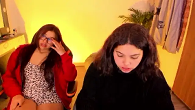 Snapshot of Verolake chatting on 01-09-26, 12:13 Verolake online show from 01-09-26, 12:13