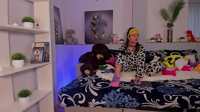 AlicePill online show from 11-18-25, 02:39