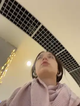 Snapshot of DollyTall chatting on 01-11-26, 09:14 DollyTall online show from 01-11-26, 09:14