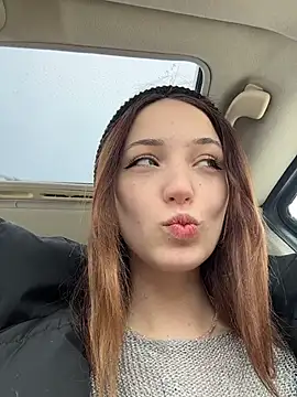 Snapshot of DollyTall chatting on 03-03-26, 06:52 DollyTall online show from 03-03-26, 06:52