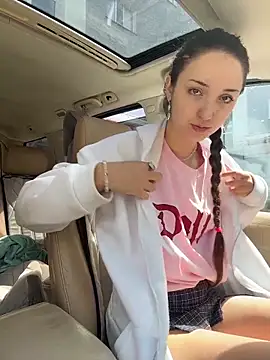 DollyTall online show from 04-21-26, 06:31